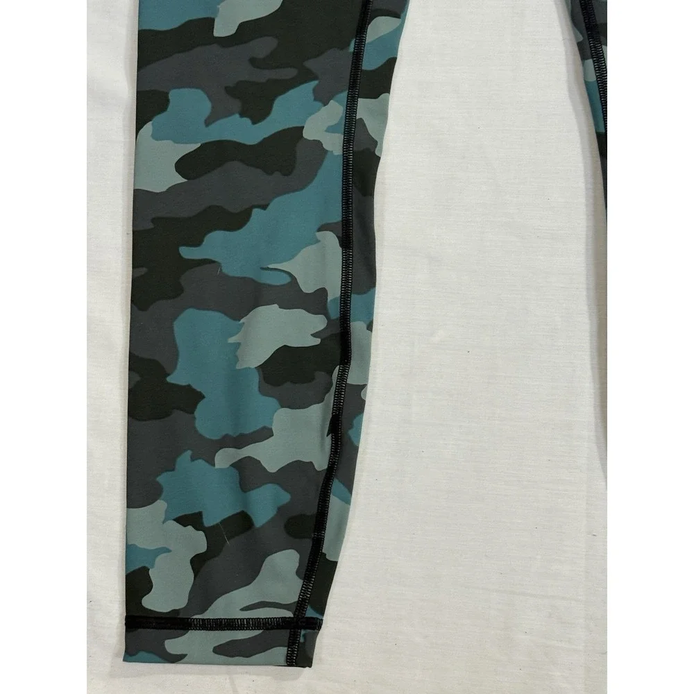 Lululemon leggings Size 6 Camo Wunder Train